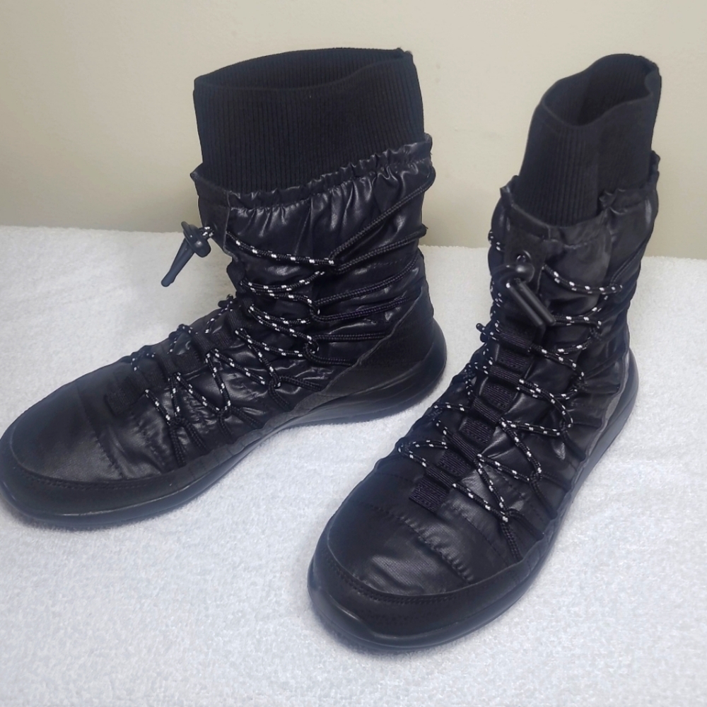 Womens Nike Roshe Two High Winter Sneakerboot 6.5